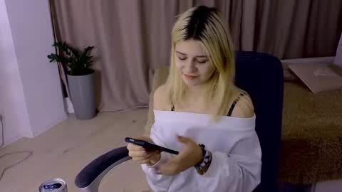 ApheliaStar online show from November 25, 4:07 pm