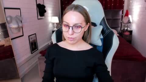 Snapshot of aphexqueen chatting on February 5, 4:47 pm APHEX QUEEN online show from February 5, 4:47 pm