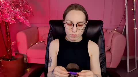 Snapshot of aphexqueen chatting on March 3, 4:14 pm APHEX QUEEN online show from March 3, 4:14 pm