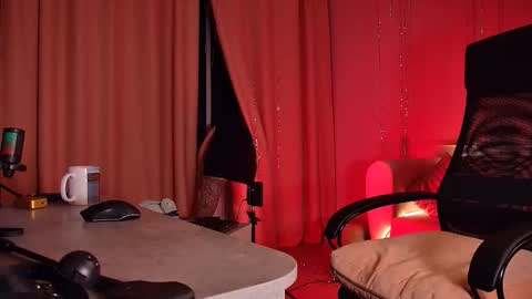 APHEX QUEEN online show from February 5, 9:36 am