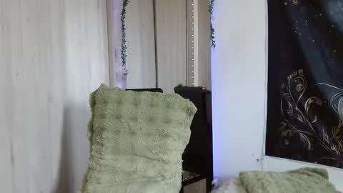 Snapshot of aphrodite__bloom chatting on October 17, 7:49 pm aphrodite__bloom online show from October 17, 7:49 pm