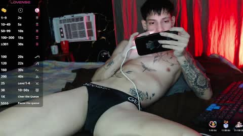 Snapshot of apolo01_ chatting on April 2, 11:24 pm Apolo online show from April 2, 11:24 pm