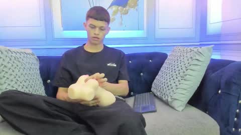   online show from March 25, 2:17 am