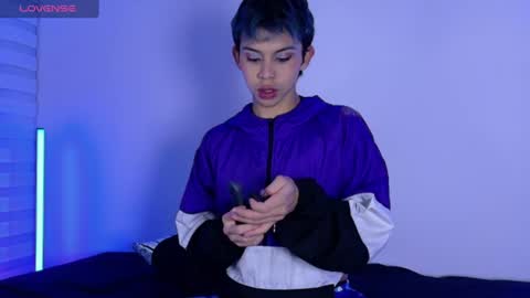 Snapshot of apolo_prince1 chatting on August 2, 1:26 am Apolo online show from August 2, 1:26 am