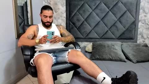 Snapshot of apolo_rousse chatting on September 21, 9:38 pm Apolo online show from September 21, 9:38 pm