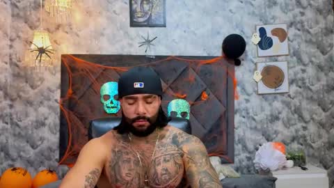 Snapshot of apolo_rousse chatting on October 23, 10:52 pm Apolo online show from October 23, 10:52 pm