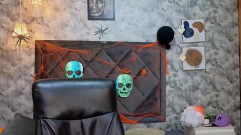 Snapshot of apolo_rousse chatting on October 25, 1:13 am Apolo online show from October 25, 1:13 am