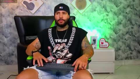 Snapshot of apolo_ryder chatting on March 19, 6:12 pm APOLO online show from March 19, 6:12 pm