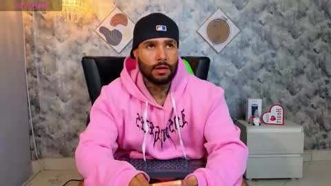 Snapshot of apolo_ryder chatting on March 24, 8:58 pm APOLO online show from March 24, 8:58 pm