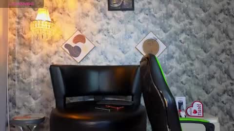 Snapshot of apolo_ryder chatting on March 25, 10:05 pm APOLO online show from March 25, 10:05 pm