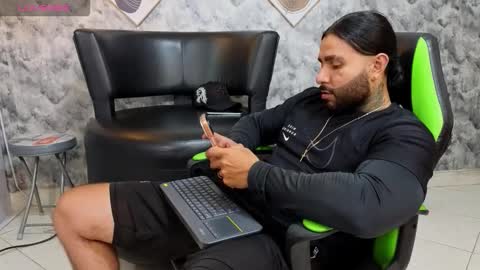 Snapshot of apolo_ryder chatting on March 27, 10:53 pm APOLO online show from March 27, 10:53 pm