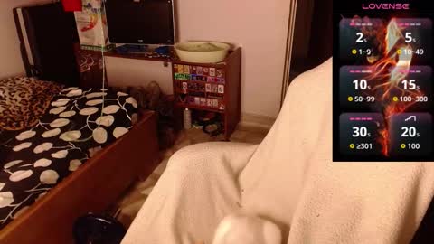 Snapshot of apolo_s chatting on February 14, 8:33 am Andres online show from February 14, 8:33 am