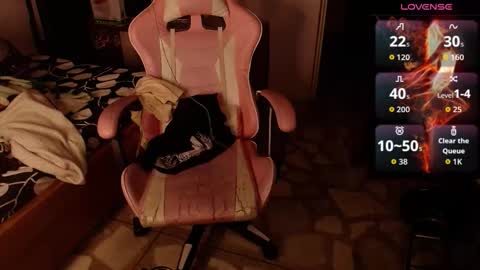 Snapshot of apolo_s chatting on February 17, 2:19 am Andres online show from February 17, 2:19 am