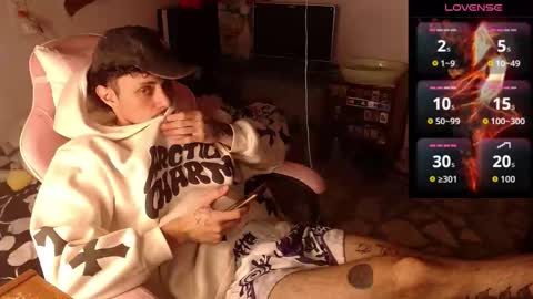 Snapshot of apolo_s chatting on February 21, 4:57 am Andres online show from February 21, 4:57 am