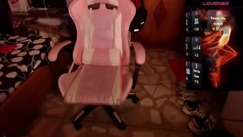 Snapshot of apolo_s chatting on March 16, 5:44 am Andres online show from March 16, 5:44 am