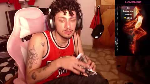 Snapshot of apolo_s chatting on March 18, 4:59 am Andres online show from March 18, 4:59 am