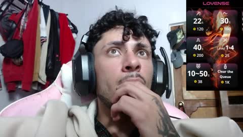 Snapshot of apolo_s chatting on March 28, 1:49 am Andres online show from March 28, 1:49 am