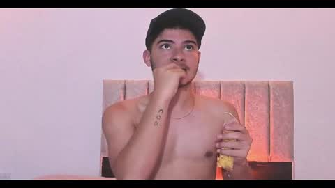 apologray__ online show from April 10, 11:31 pm