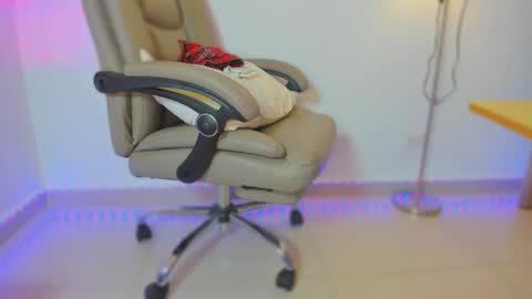 Snapshot of apoteosis_ chatting on February 15, 8:46 am Apo online show from February 15, 8:46 am