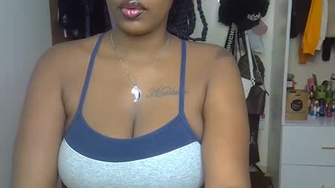 Snapshot of apple_freshy chatting on January 15, 12:41 am apple_freshy online show from January 15, 12:41 am