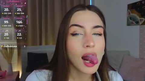 Snapshot of appleeepie chatting on November 23, 9:09 am Vicki online show from November 23, 9:09 am