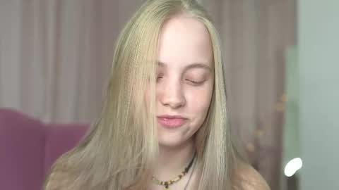  REYNA  my friend   online show from October 5, 7:17 am