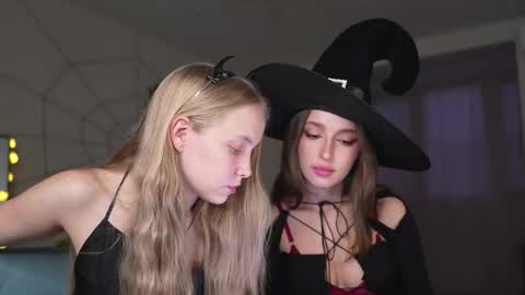 Snapshot of appr0ved chatting on October 31, 2:29 pm REYNA my friend online show from October 31, 2:29 pm