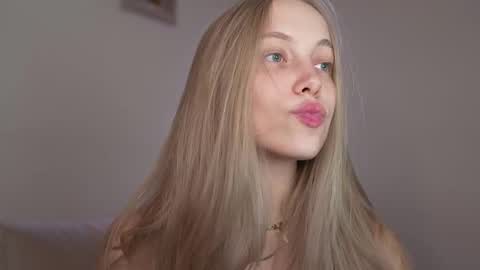 Snapshot of appr0ved chatting on December 2, 5:30 pm REYNA my friend online show from December 2, 5:30 pm