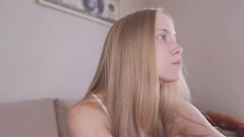 Snapshot of appr0ved chatting on June 6, 3:28 pm REYNA my friend online show from June 6, 3:28 pm