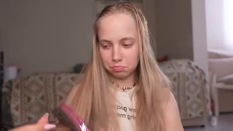  REYNA  my friend   online show from July 25, 4:04 pm