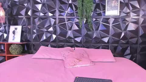 apprilfoxx online show from February 6, 11:24 am