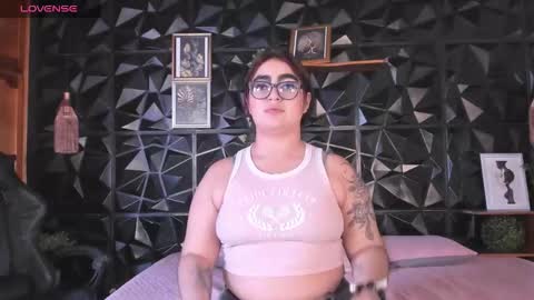 Snapshot of appril_foxx chatting on February 15, 2:36 pm apprilfoxx online show from February 15, 2:36 pm