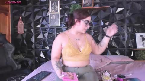 Snapshot of appril_foxx chatting on February 17, 1:18 pm apprilfoxx online show from February 17, 1:18 pm
