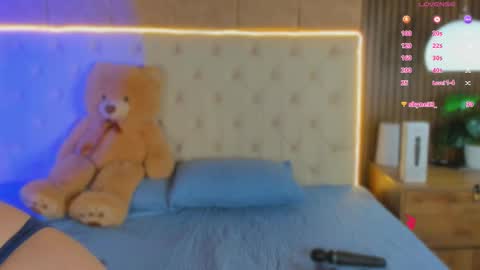 Snapshot of apriilfox chatting on March 24, 3:44 am apriilfox online show from March 24, 3:44 am