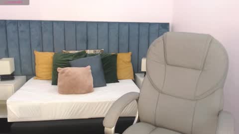 April Bunny online show from December 17, 8:04 pm