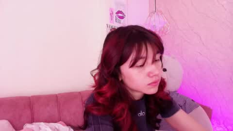 Snapshot of april_bennett chatting on September 18, 12:18 pm online show from September 18, 12:18 pm
