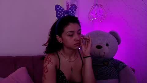 Snapshot of april_bennett chatting on October 9, 12:03 pm   online show from October 9, 12:03 pm