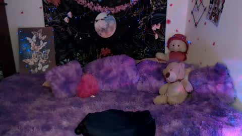 Snapshot of april_l6 chatting on December 10, 6:28 pm april_l6 online show from December 10, 6:28 pm