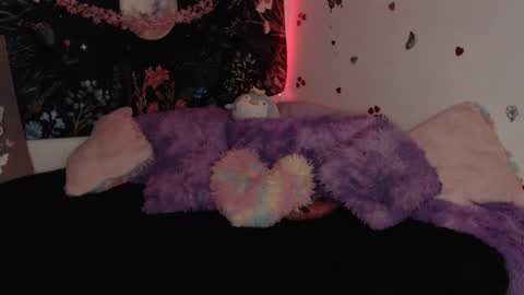 april_l6 online show from December 3, 11:14 pm