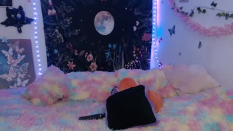 april_l6 online show from June 14, 2:24 am