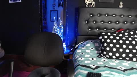 lucy online show from January 3, 2:32 am