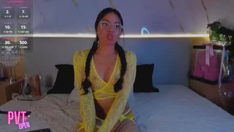 Snapshot of aprilgrey111 chatting on February 24, 7:56 pm aprilgrey111 online show from February 24, 7:56 pm