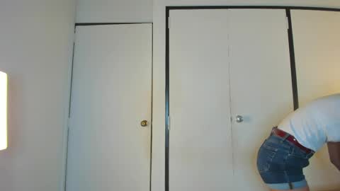Snapshot of aprilgrey111 chatting on April 15, 12:23 pm aprilgrey111 online show from April 15, 12:23 pm