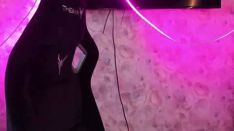 aprill_o_nill online show from March 4, 12:55 pm