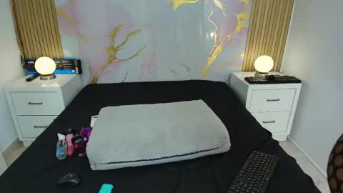 aprillross online show from March 19, 12:31 pm