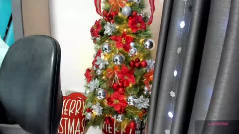 Danna online show from December 18, 4:06 pm