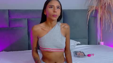 aprilquiinn online show from December 23, 11:08 am