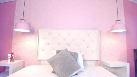 april online show from April 20, 12:30 pm