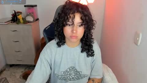 aqua emilly online show from October 18, 10:43 pm