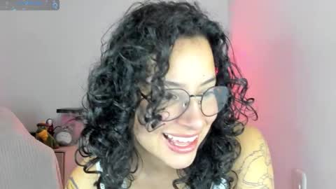 aqua emilly online show from January 8, 9:28 pm